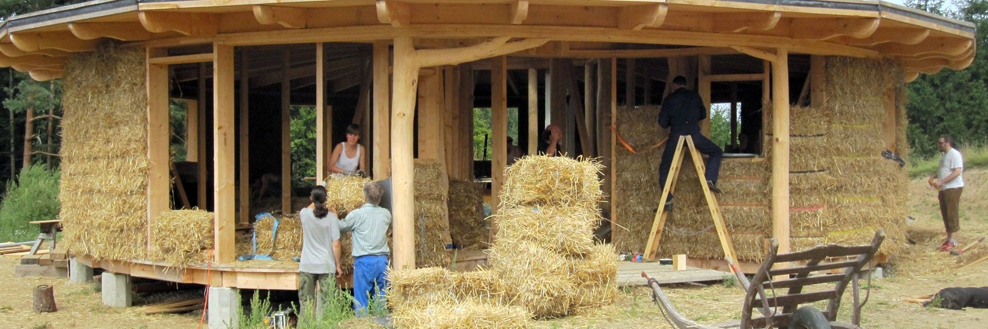 Architektur Strohballenrundhaus